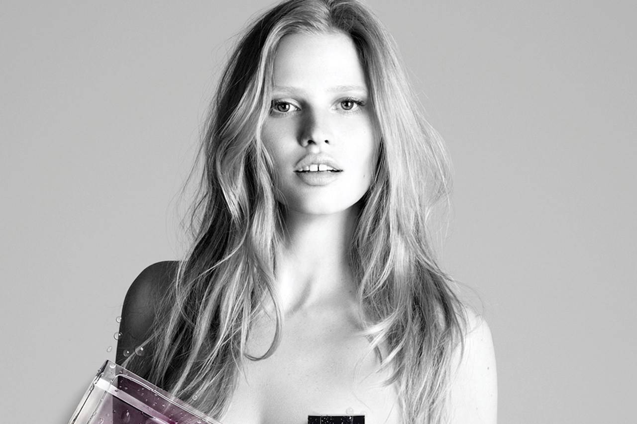 Lara Stone Naked In Stella Mccartney Fragrance Campaign British Vogue