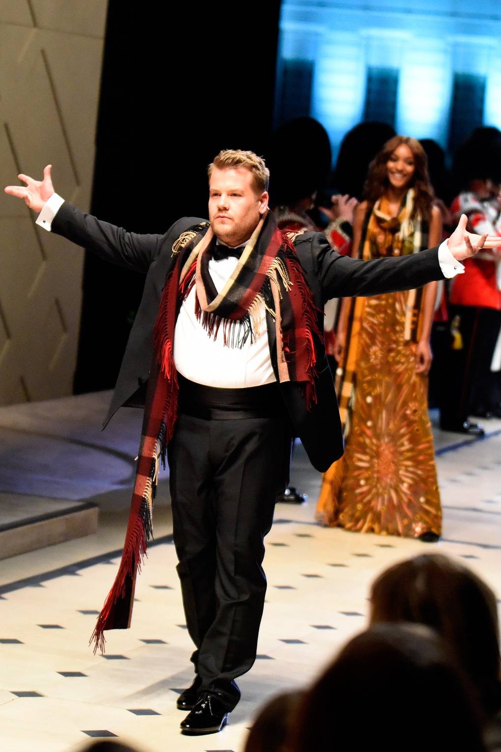 Campbell naomi james corden burberry Campbell naomi james corden burberry