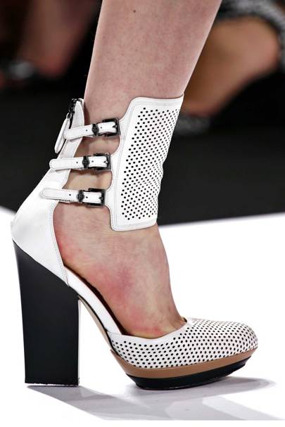 bcbg max azria schuhe