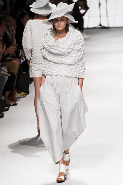 Issey Miyake Spring/Summer 2015 Ready-To-Wear show report | British Vogue