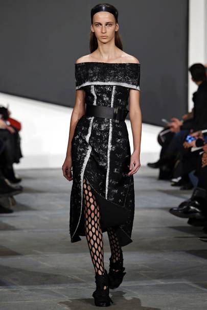 Belts, cinched-waist silhouettes for autumn/winter 2015 | British Vogue