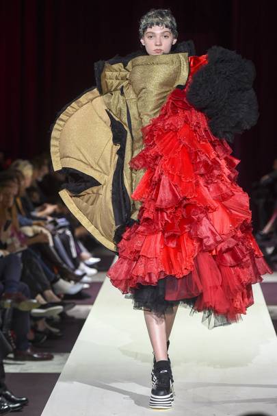 Vogue Runway Comme Des Garcons 2024 favors