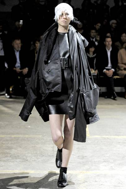 Comme Des Garcons Spring/Summer 2011 Ready-To-Wear show report ...