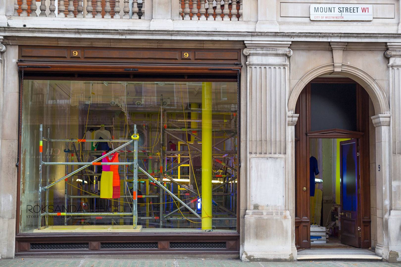 Roksanda Ilincic’s New Mount Street Flagship Is Downton Abbey-Approved Roksanda Ilincic’s New Mount Street Flagship Is Downton Abbey-Approved