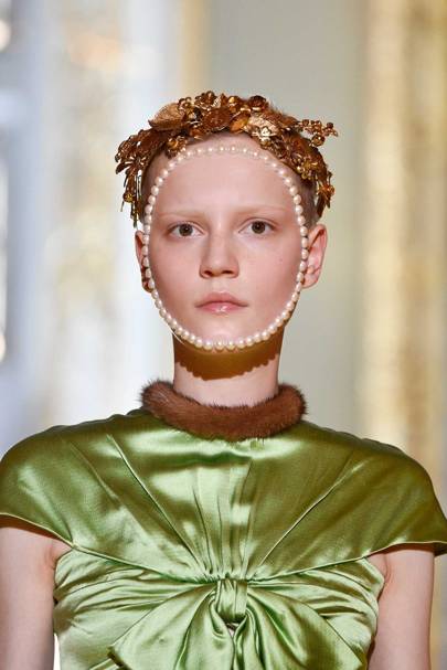 The Gucci Cruise 2018 collection featured references from Renaissance portraiture. Was the bead detailing here inspired by Leonardo's 