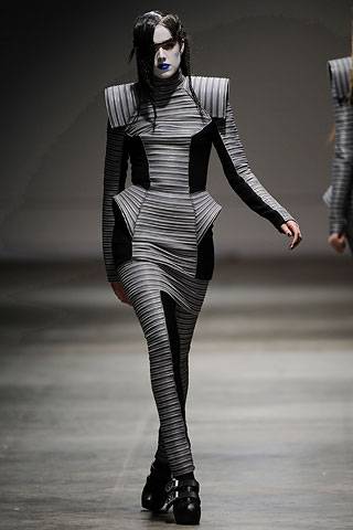 Gareth Pugh Autumn/Winter 2008 Ready-To-Wear show report | British Vogue