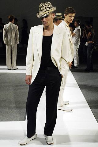Comme Des Garcons Spring/Summer 2006 Menswear show report | British Vogue