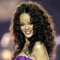 Rihanna Hairstyles & Hair Colour 2005-2013 Pictures (Vogue ...