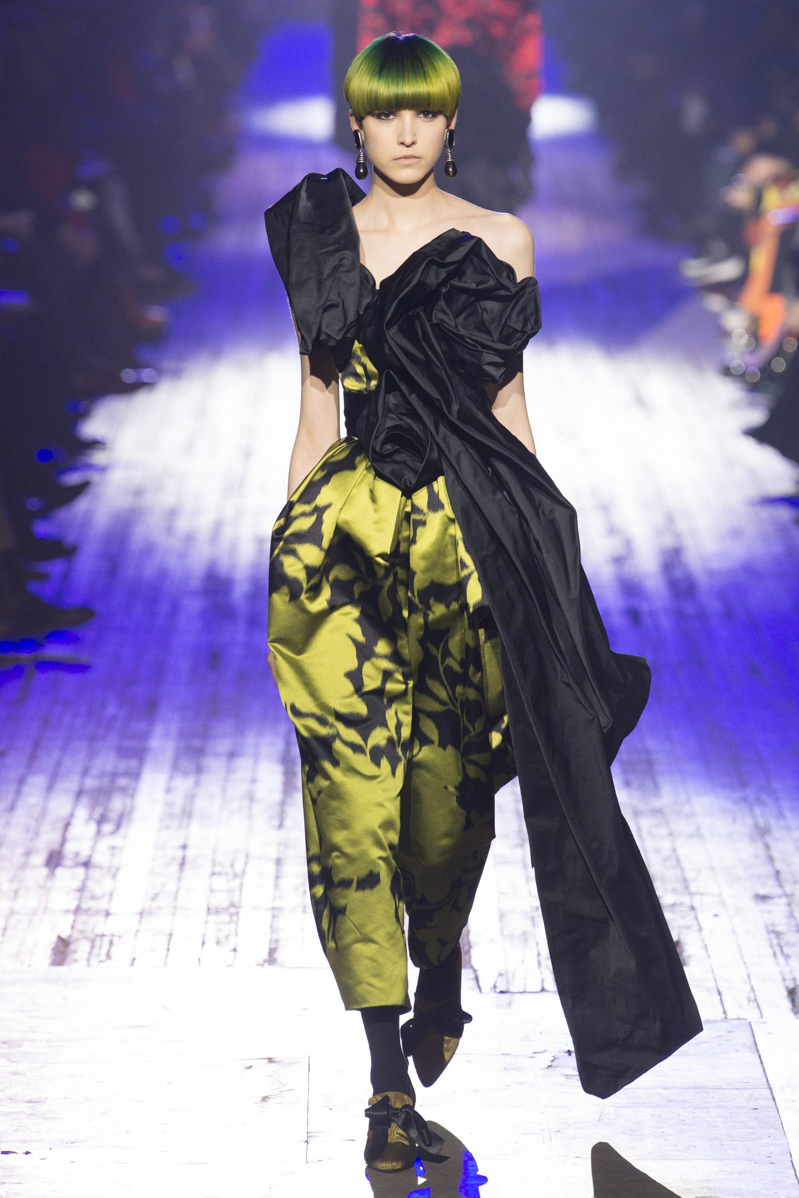London Fashion Week stylist resigns over designer's 41 London Fashion Week stylist resigns over designer's 28
