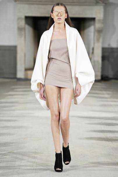 Veronica B Vallenes Spring/Summer 2015 Ready-To-Wear show report ...
