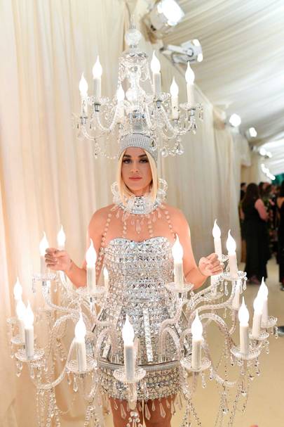 Katy Perry Sang "Chandelier" While Wearing A Chandelier