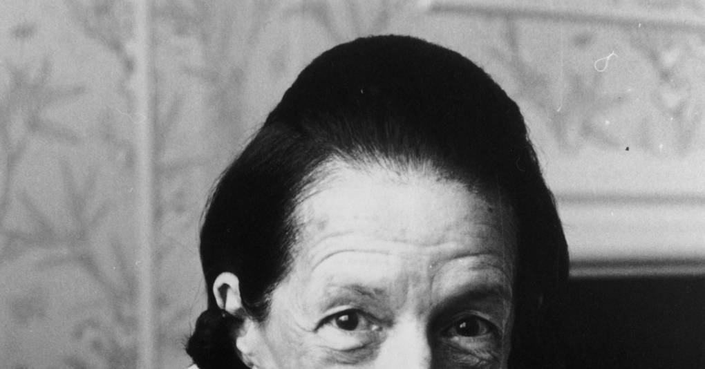 Diana Vreeland Documentary Wins Fashion Design Of The Year 2013   Diana Vreeland Vogue 10apr13 Getty B 