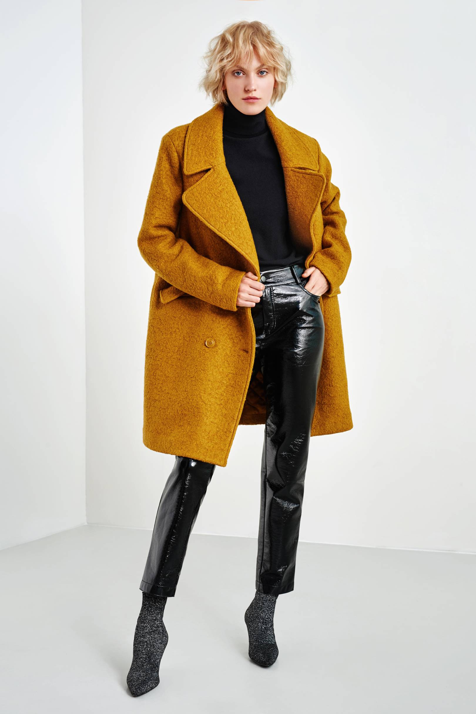 Woman yfl reserved spring summer lookbook new photo Woman yfl reserved spring summer lookbook best photo