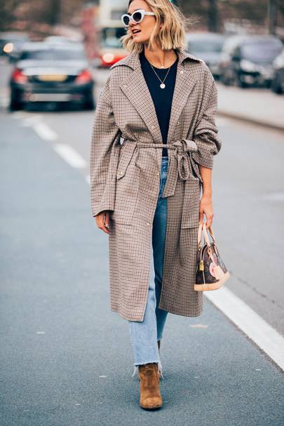 how to wear trench coats 